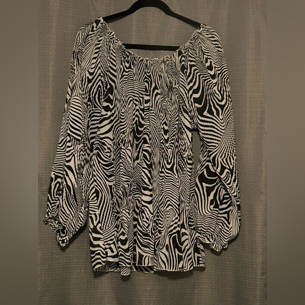 Stylish Black and White Women's Top